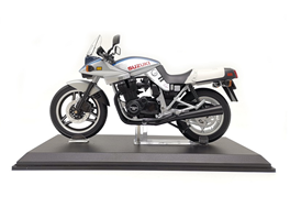 1:12 Suzuki Knife Motorcycle Blue and Silver Color