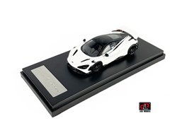 1-64 McLaren 765LT Diecast model car -White color